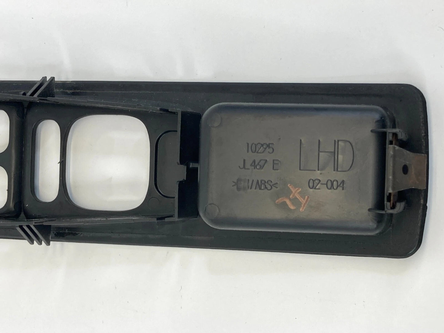 03-07 CADILLAC CTS FRONT LEFT SIDE DOOR MASTER WINDOW SWITCH COVER 10295-JL467