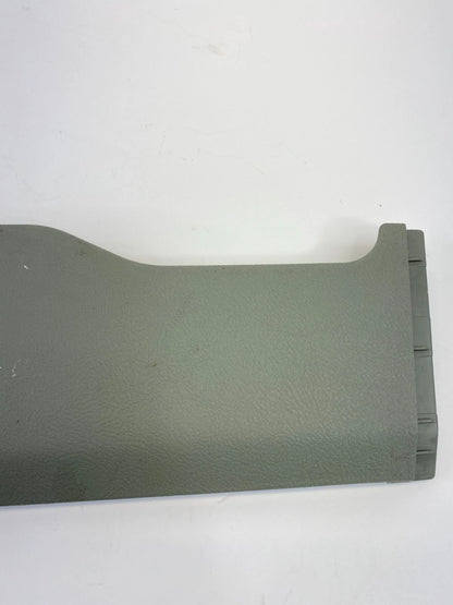 05-10 HONDA ODYSSEY FRONT RIGHT SEAT RISER OUTER COVER CAP TRIM 81116-SHJ-A010