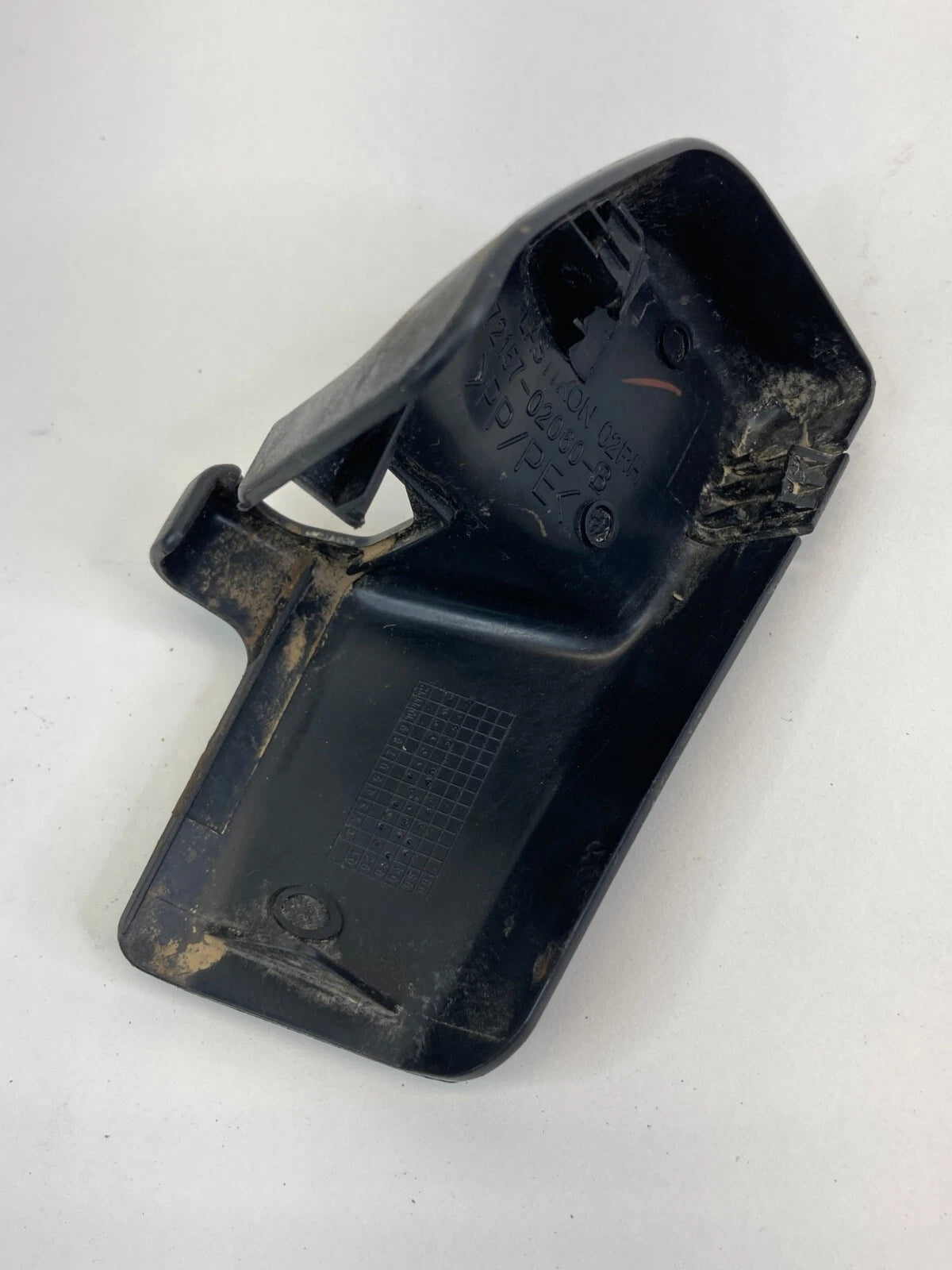 2003-2008 TOYOTA COROLLA 4DR FRONT RIGHT SEAT TRACK END COVER TRIM 72157-02060-B
