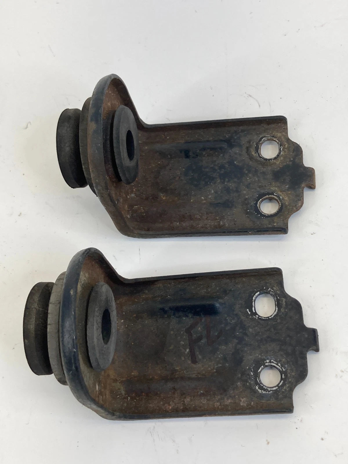 2014-2019 KIA SOUL UPPER MOUNT RADIATOR SUPPORT BRACKET PAIR SET OEM
