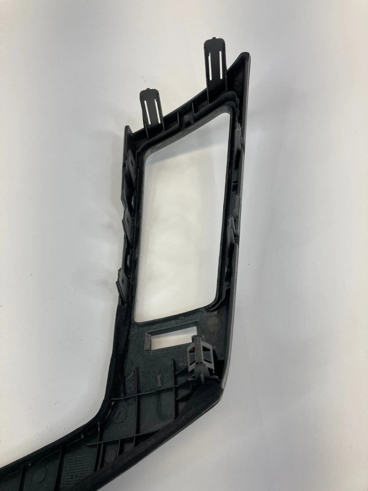 2011-2016 CHEVROLET CRUZE DASH RADIO SURROUND COVER TRIM BEZEL OEM 94567907
