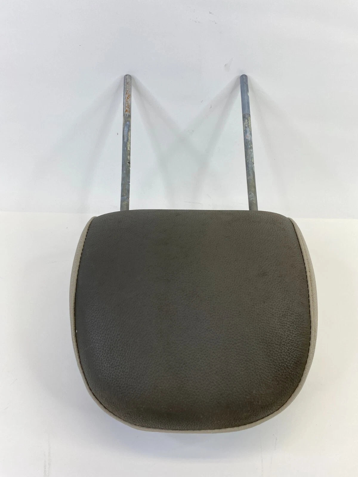 2007-2010 CHRYSLER 300 FRONT LEFT DRIVER SIDE SEAT HEADREST HEAD REST OEM