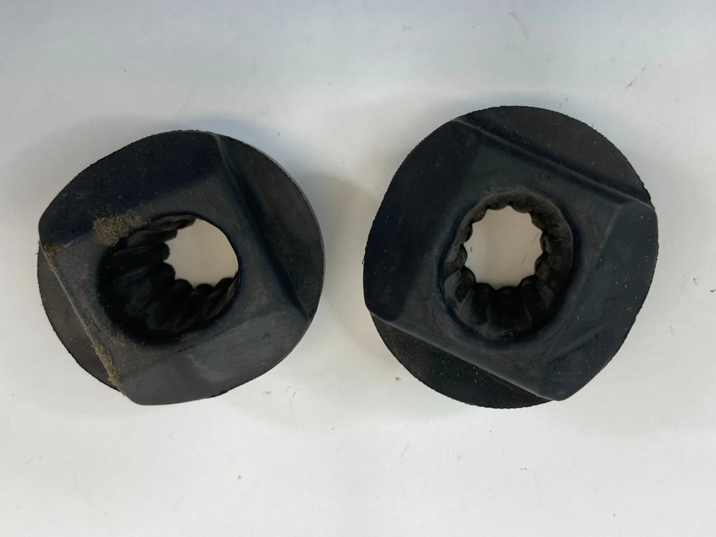 2009-2015 JAGUAR XF RADIATOR HOLDER RUBBER MOUNT BUSHING INSULATOR PAIR SET