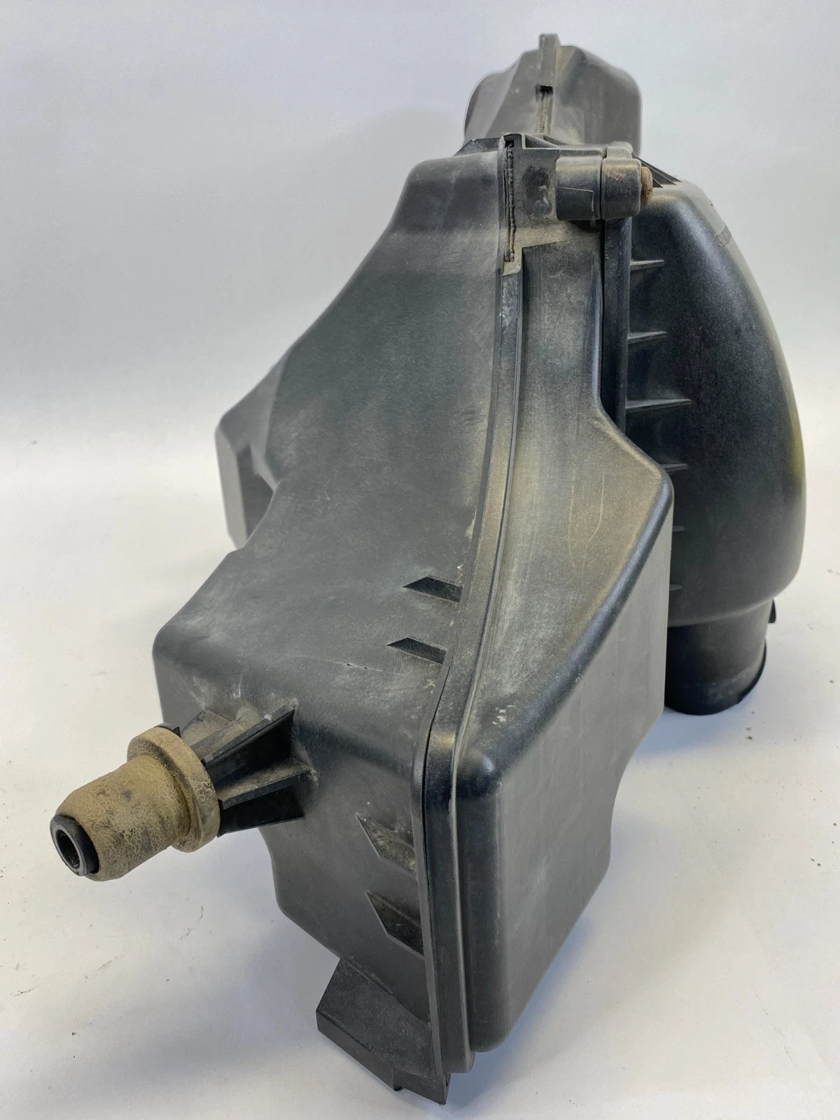 95-05 PONTIAC SUNFIRE 2.2L 8V AIR CLEANER FILTER BOX HOUSING ASSY OEM 24577590
