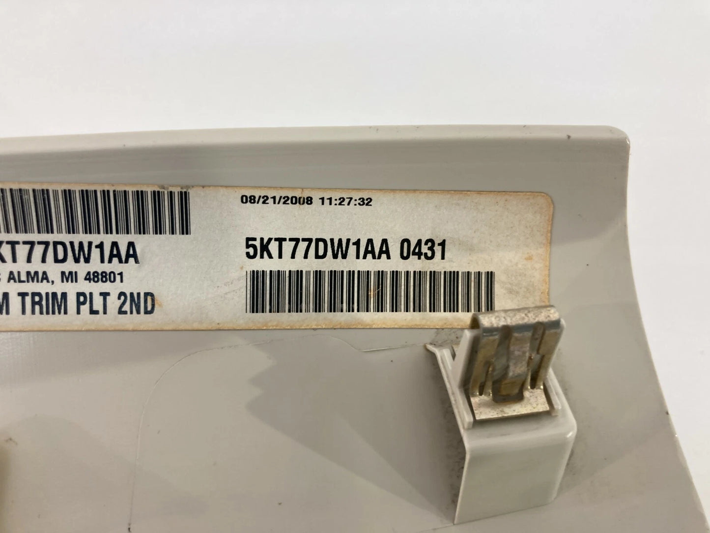 09-14 VOLKSWAGEN ROUTAN REAR 2ND ROW OVERHEAD CENTER CONSOLE COVER 5KT77DW1AA