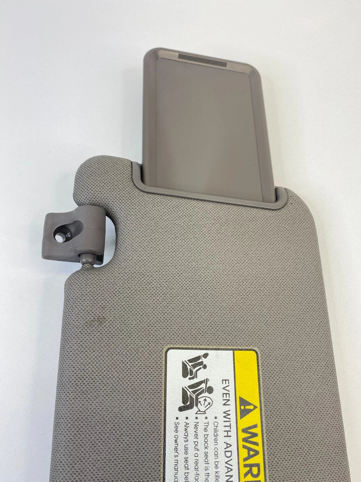 2010-2015 HYUNDAI TUCSON RIGHT PASSENGER SIDE SUNVISOR SUN VISOR SHADE W CLIP