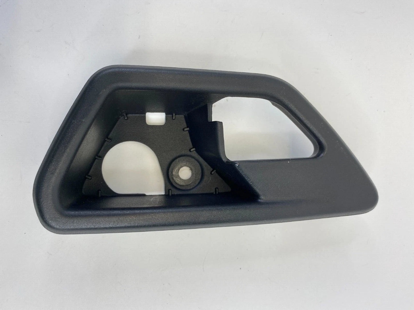 2009 2010 DODGE JOURNEY FRONT LEFT INTERIOR DOOR HANDLE BEZEL TRIM 100000257 OEM