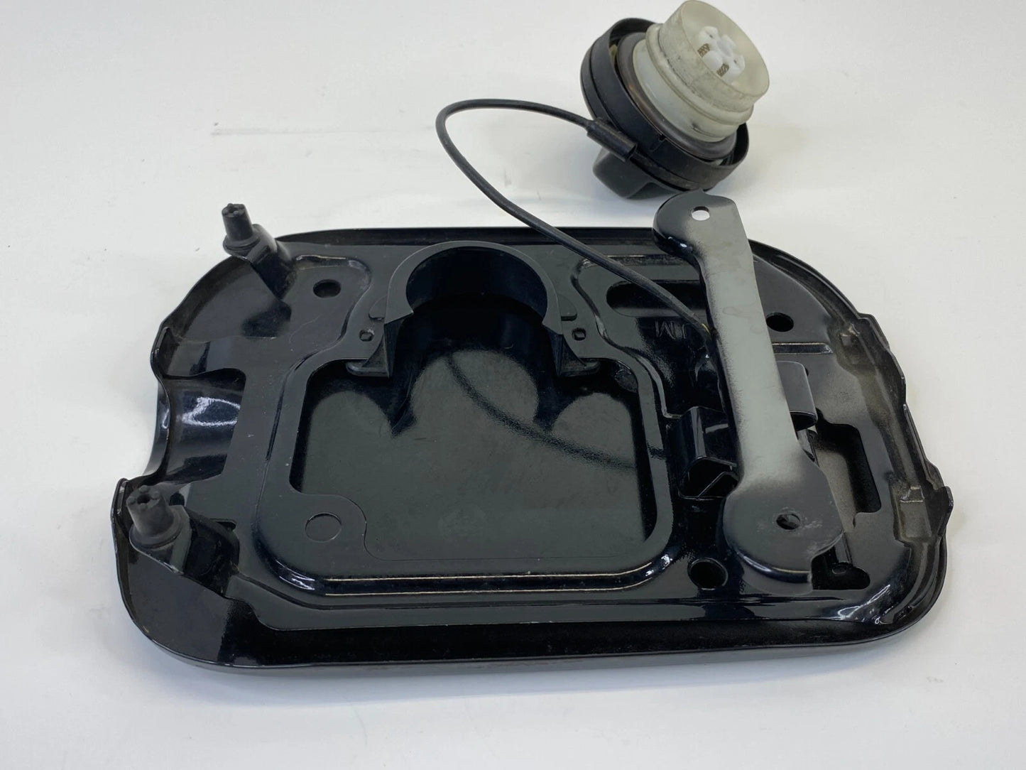 2014 2015 NISSAN ROGUE SELECT FUEL FILLER GAS DOOR LID COVER ASSY W/ CAP OEM