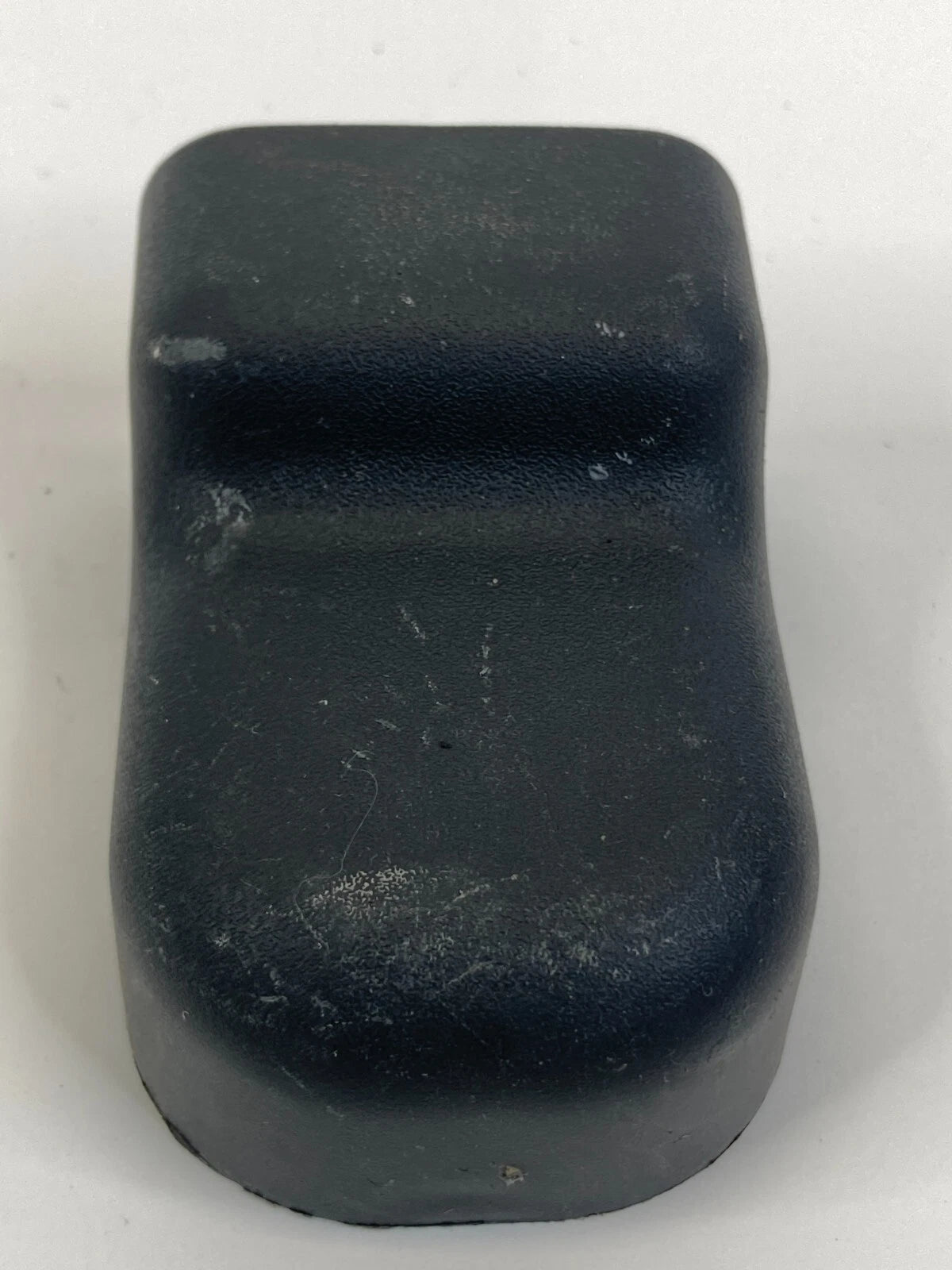 2009 2010 HYUNDAI ELANTRA SEDAN FRONT RIGHT SIDE SEAT TRACK COVER TRIM CAP OEM