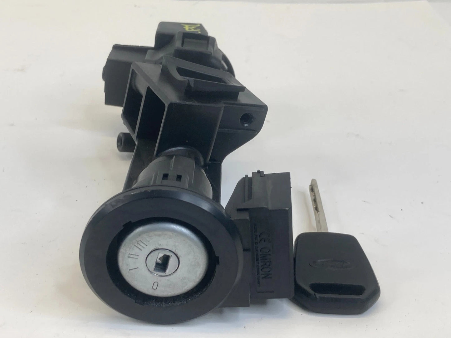 13-16 FORD FUSION 1.8L IGNITION SWITCH LOCK CYLINDER ASSY W/ KEY DS7T-15607-AB
