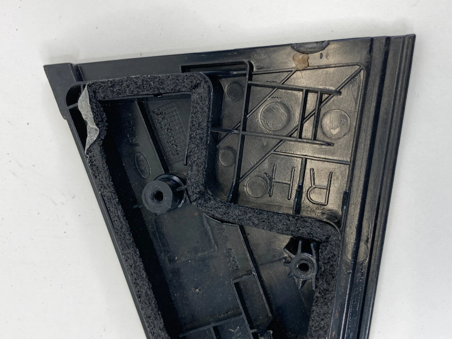 14-19 KIA SOUL REAR RIGHT PASSENGER DOOR OUTSIDE DELTA MOLDING 83840-B2000 OEM