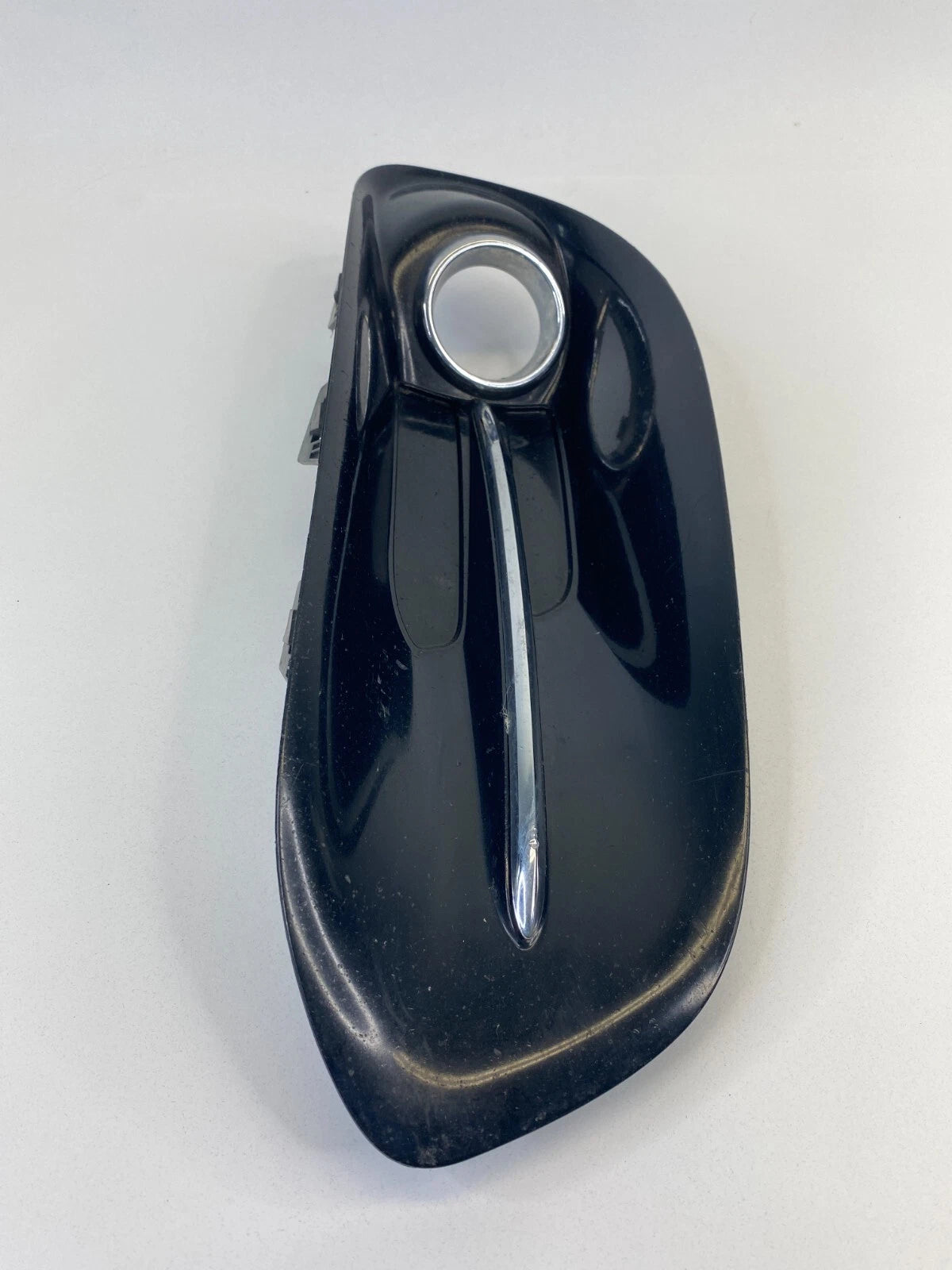 2013-2015 DODGE DART FRONT RIGHT PASSENGER FOG LIGHT LAMP BEZEL COVER 68081498AA