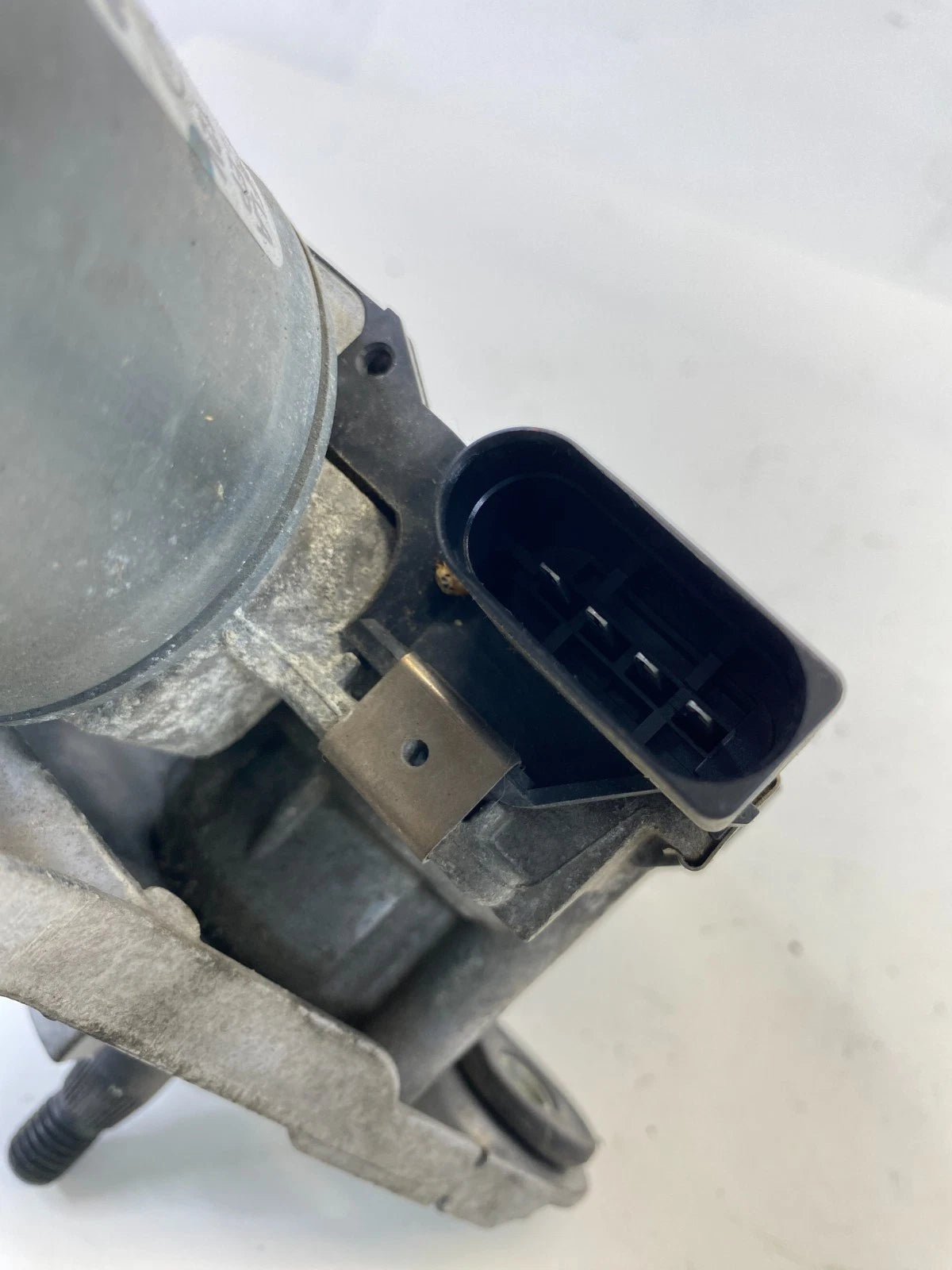 2012-2018 FORD FOCUS FRONT LEFT SIDE WINDSHIELD WIPER MOTOR BM51-17K484-A OEM