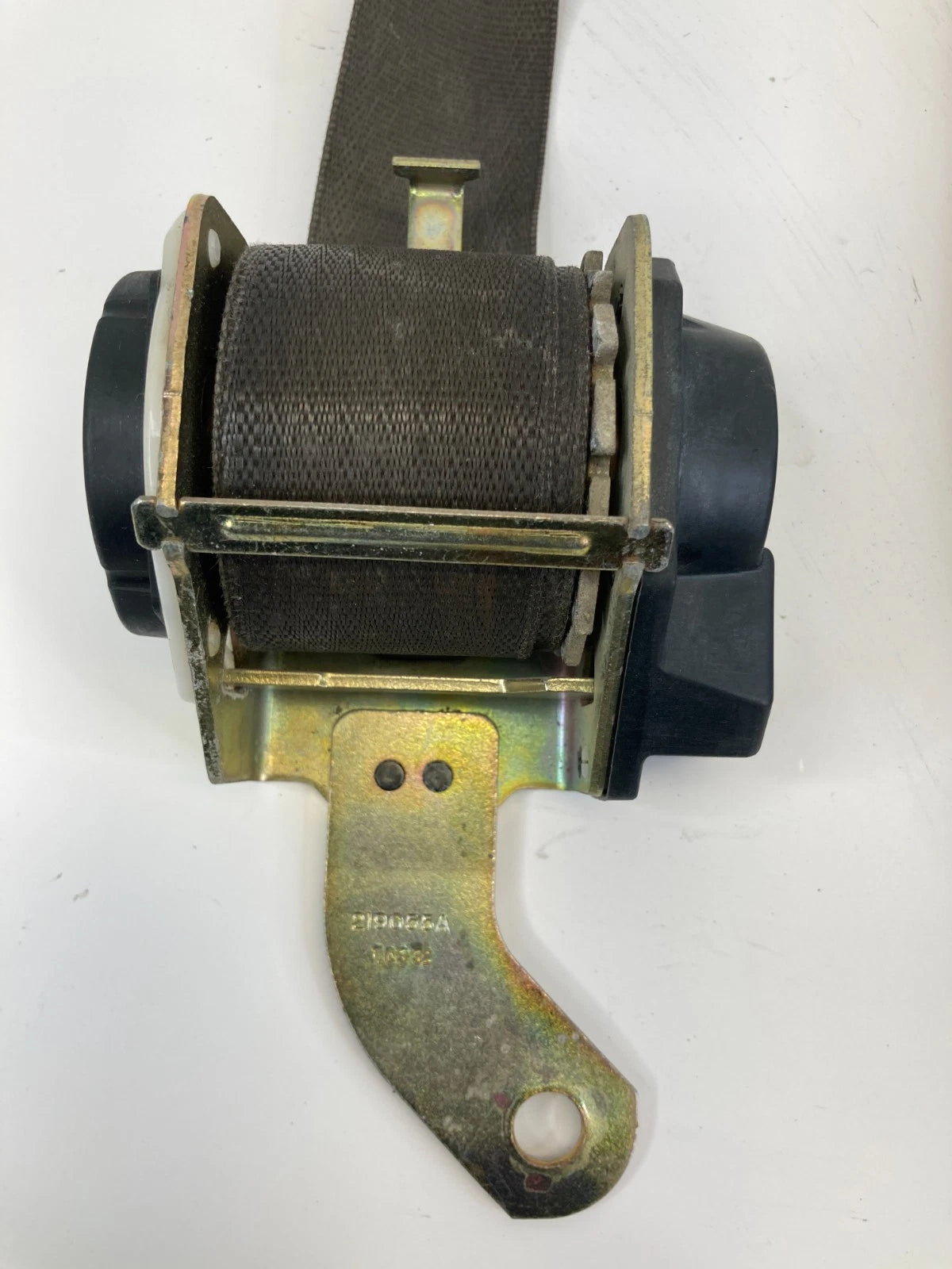 2005 BUICK CENTURY SEDAN FRONT LEFT DRIVER SIDE SEAT BELT RETRACTOR OEM