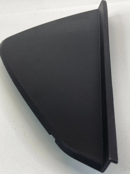 2010-2015 HYUNDAI TUCSON FRONT RIGHT SIDE END CAP DASH COVER TRIM 847682S000