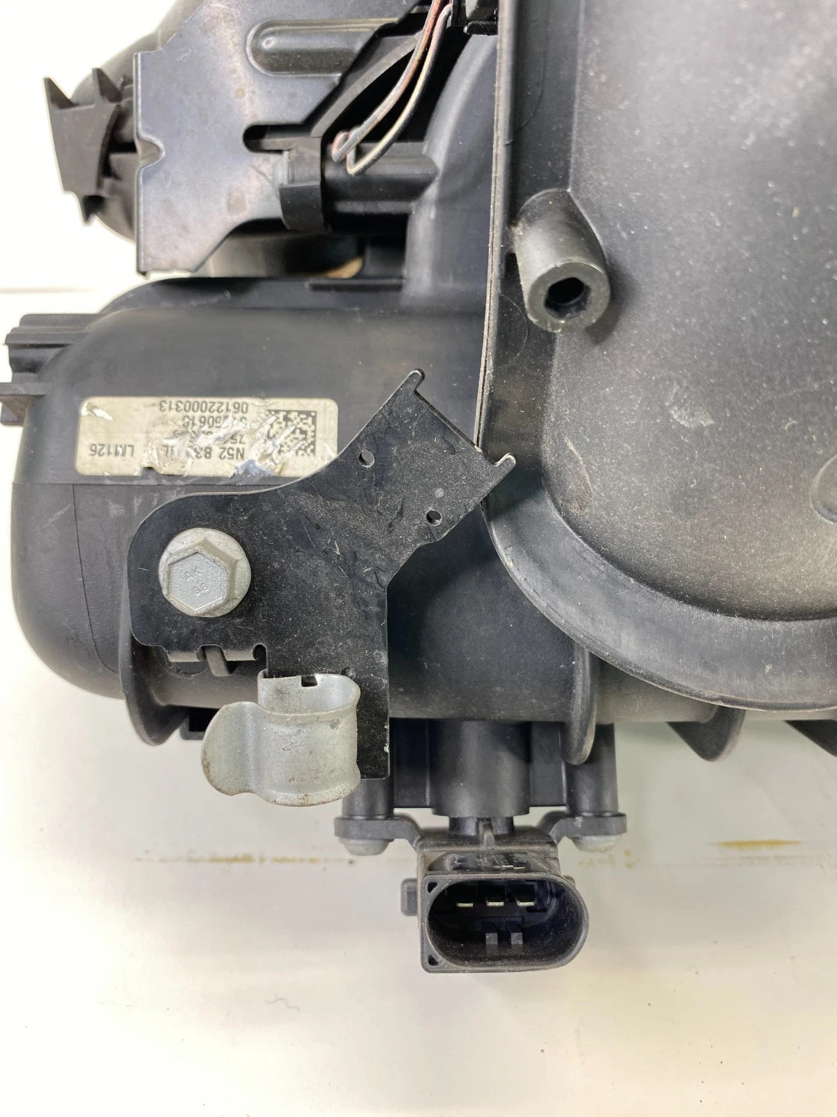 2006 2007 BMW 525i 3.0L A/T ENGINE AIR INTAKE MANIFOLD ASSY OEM