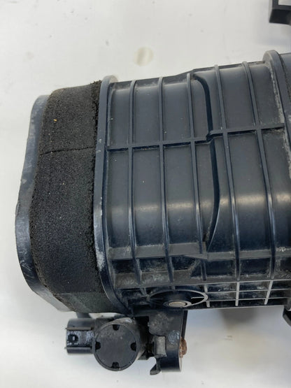 08-10 TOYOTA HIGHLANDER 3.5L V6 AIR INTAKE CLEANER FILTER BOX LOWER COVER OEM