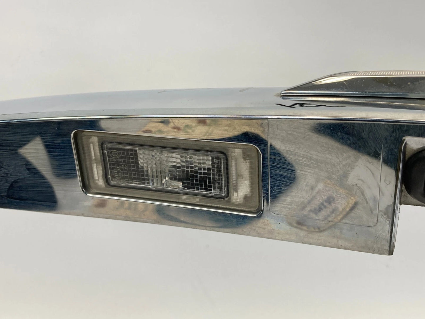 2010-2015 CHEVY EQUINOX LIFTGATE CENTER APPLIQUE MOLDING W/O CAMERA 20879489 OEM