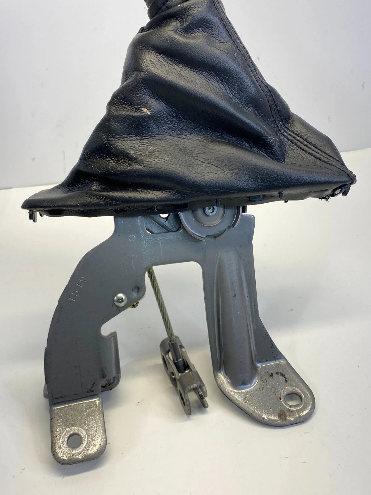 2010-2013 SUZUKI KIZASHI EMERGENCY PARKING BRAKE HANDLE LEVER BOOT MECHANISM OEM