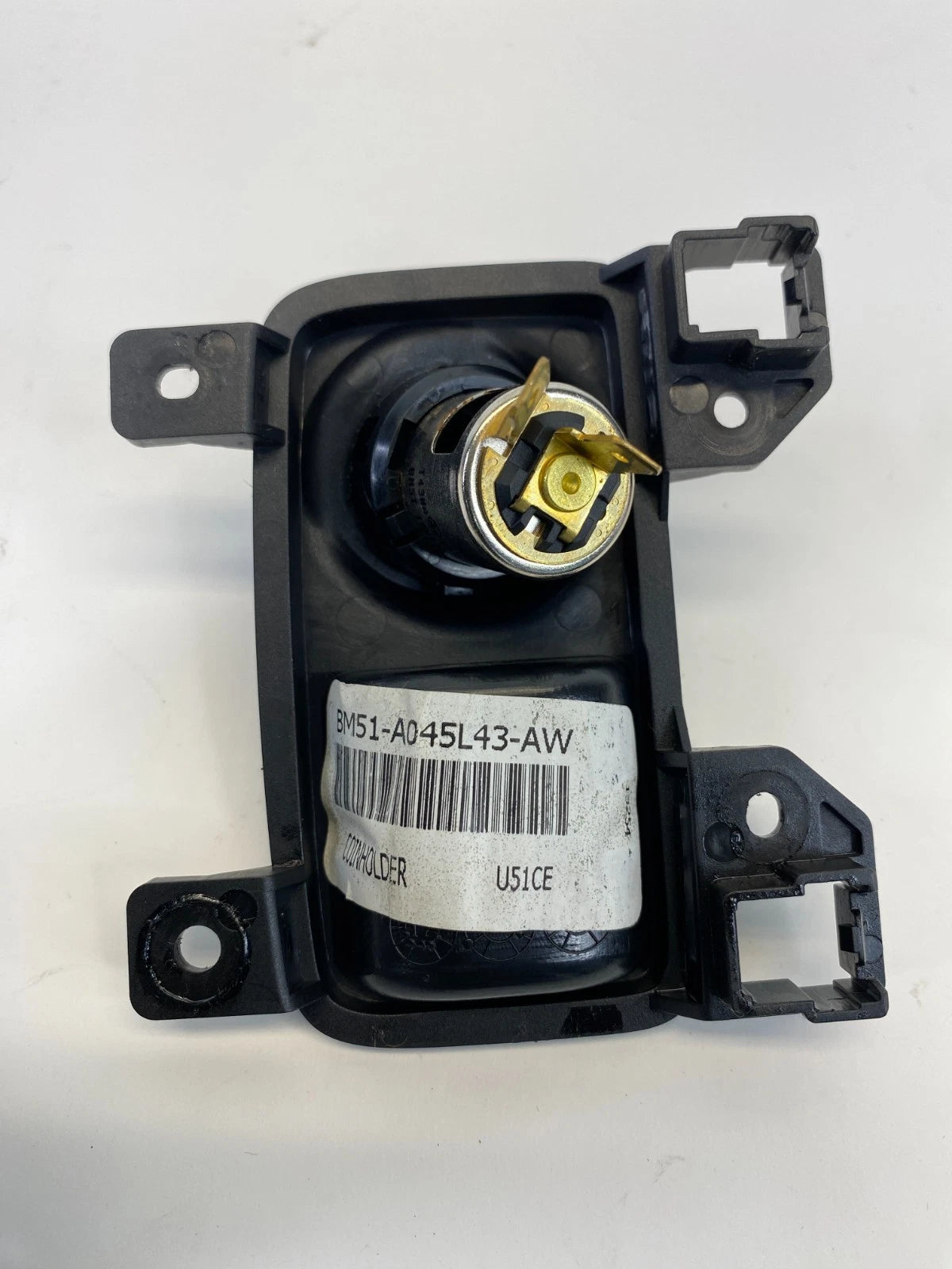 12-14 FORD FOCUS FRONT CENTER CONSOLE 12V POWER OUTLET SOCKET BM51-A045L43-AW