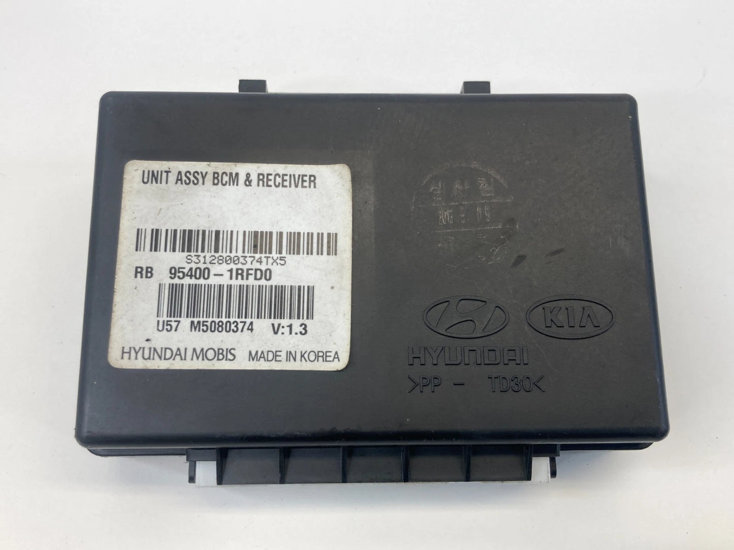 2012-2013 HYUNDAI ACCENT 1.6L BODY CONTROL MODULE BCM UNIT 95400-1RFD0 OEM