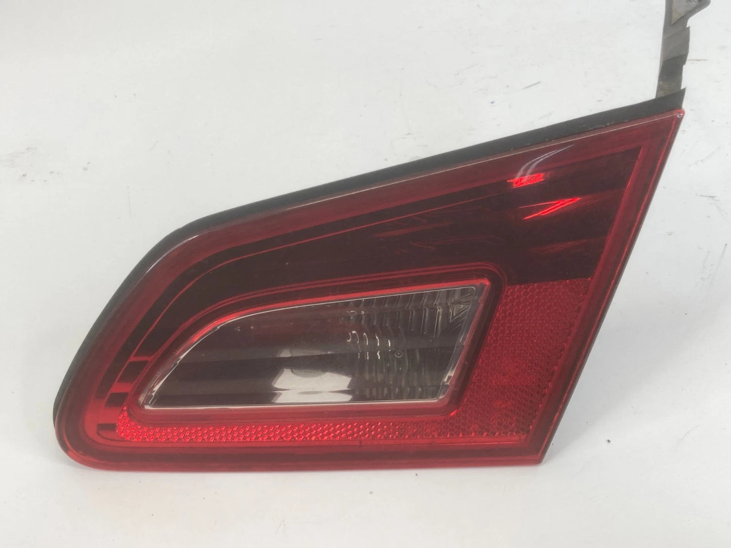 2009-2013 INFINITI G37 SEDAN TAILLIGHT RH INNER TRUNK MOUNTED LAMP OEM FACTORY