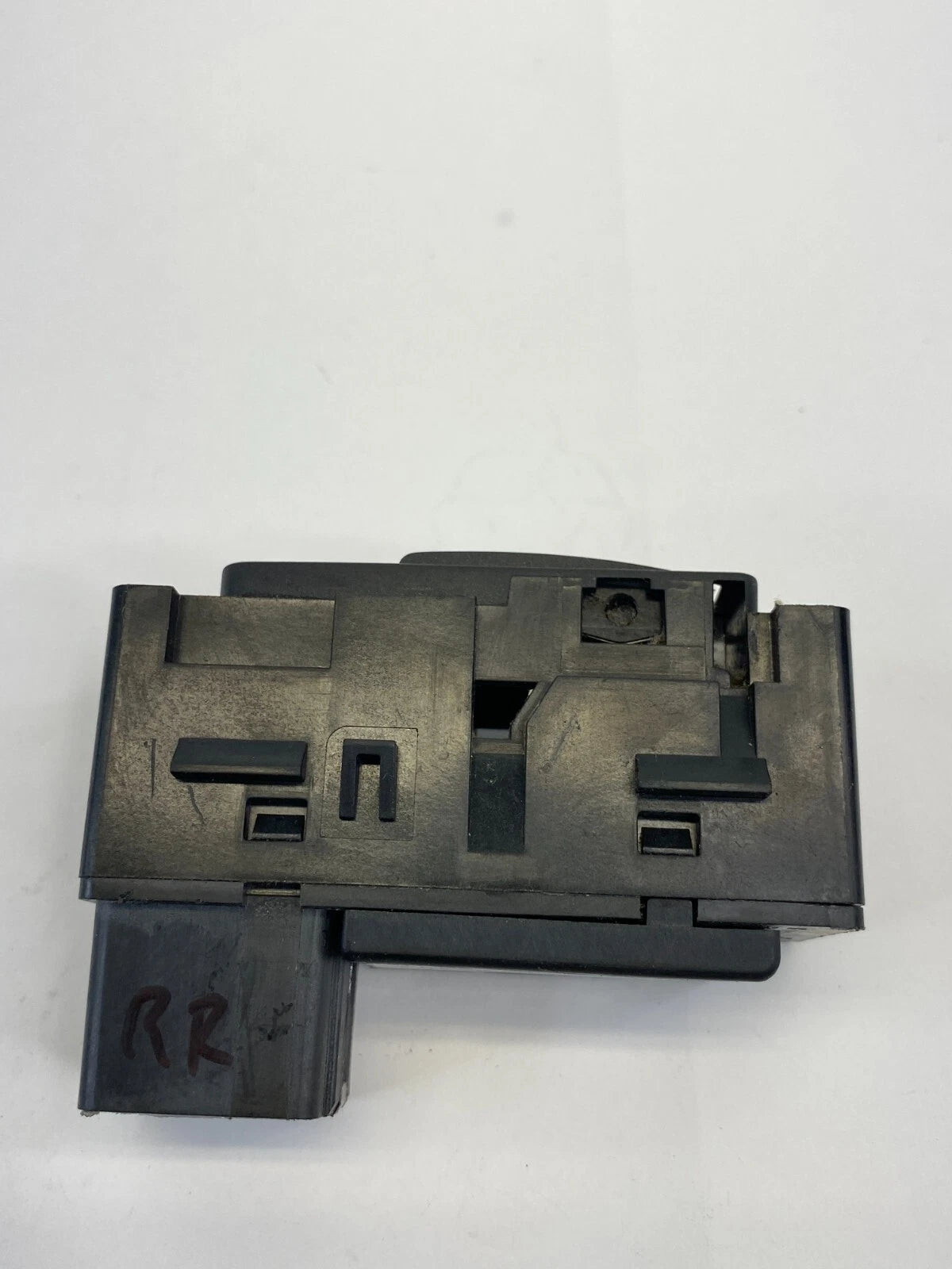 2006-2008 CHRYSLER 300 REAR RIGHT BACK DOOR WINDOW BUTTON SWITCH 4602743AA OEM
