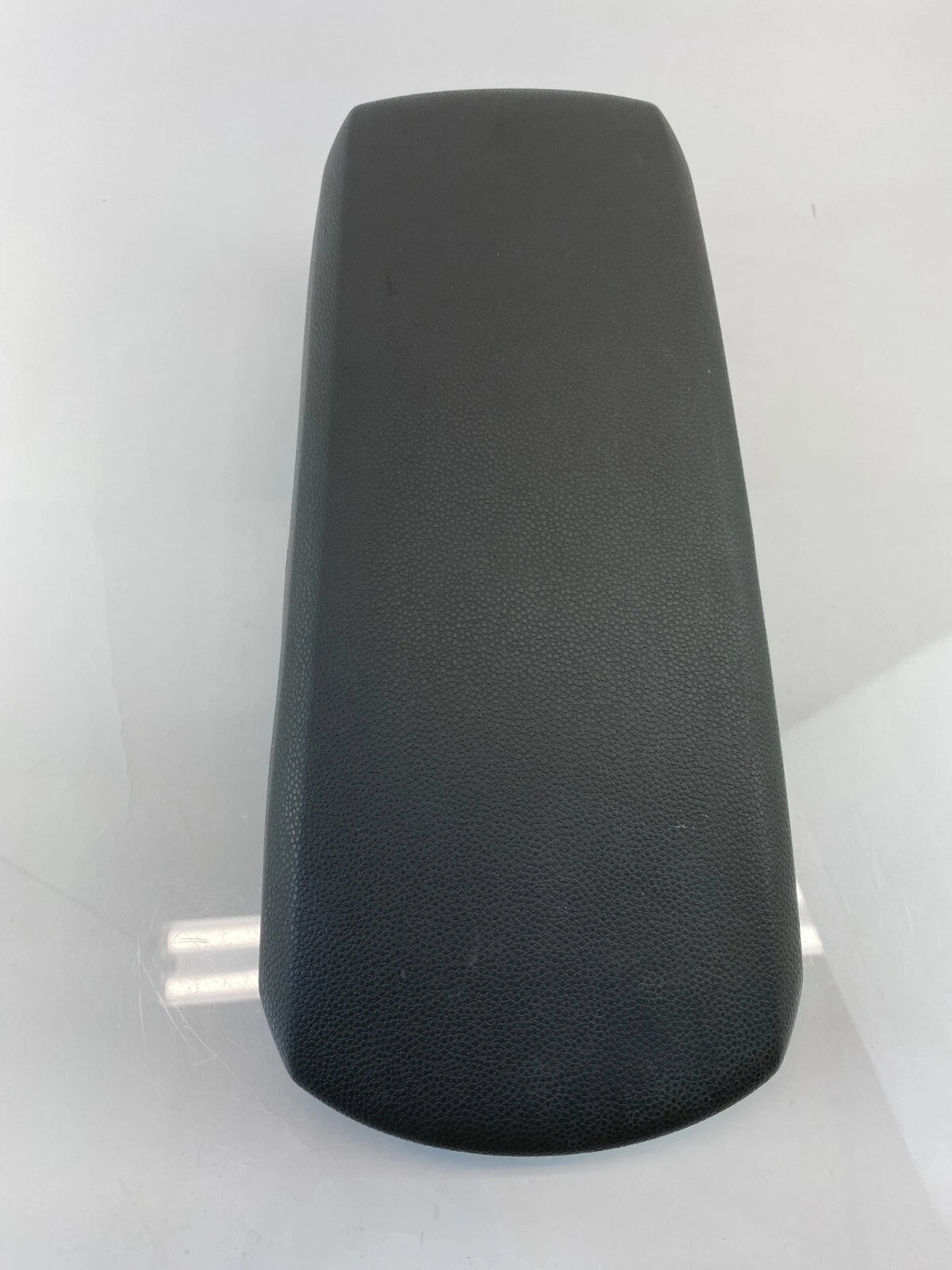 2008-2011 FORD FOCUS CENTER CONSOLE ARMREST ARM REST LID COVER COMPARTMENT OEM