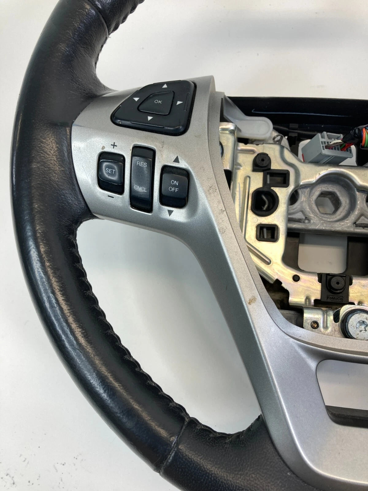 2013-2019 FORD TAURUS STEERING WHEEL W CONTROLS DG13-3F563-CE OEM