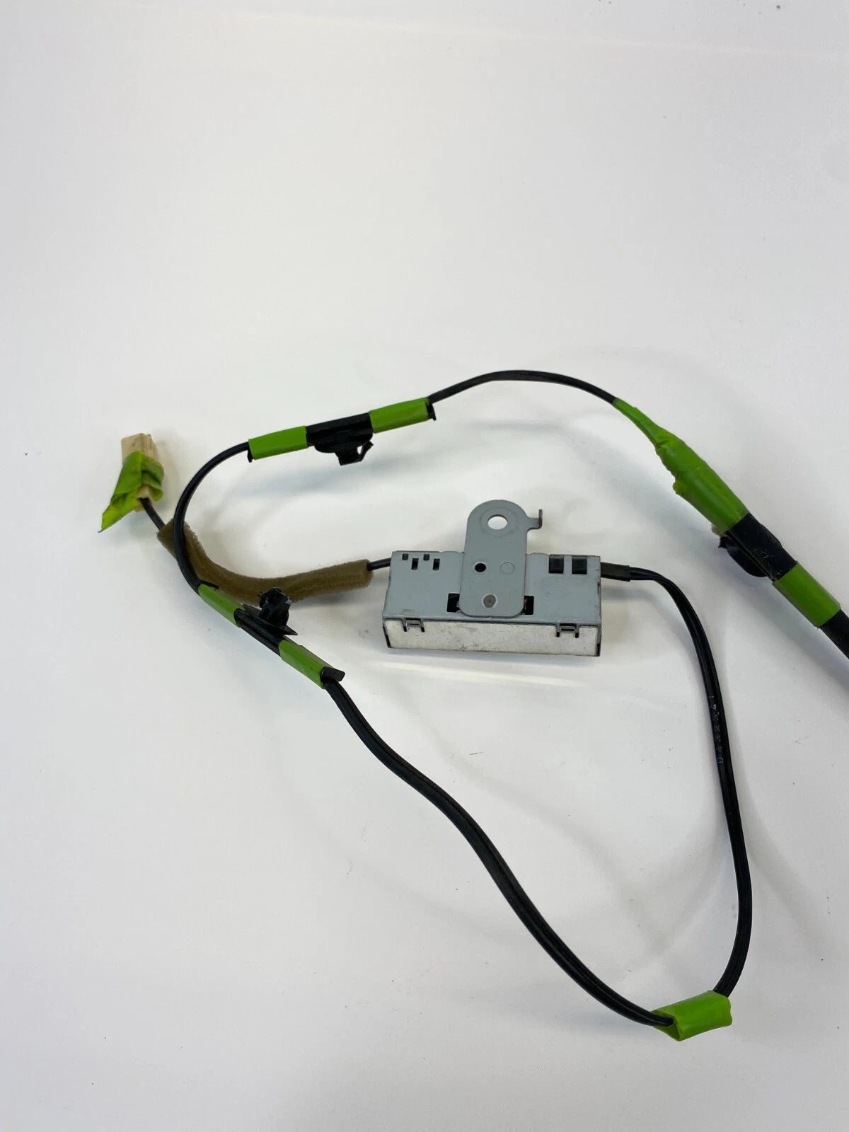 04-06 LEXUS RX330 REAR TRUNK RADIO NOISE ANTENNA AMPLIFIER AMP MODULE 8630048190