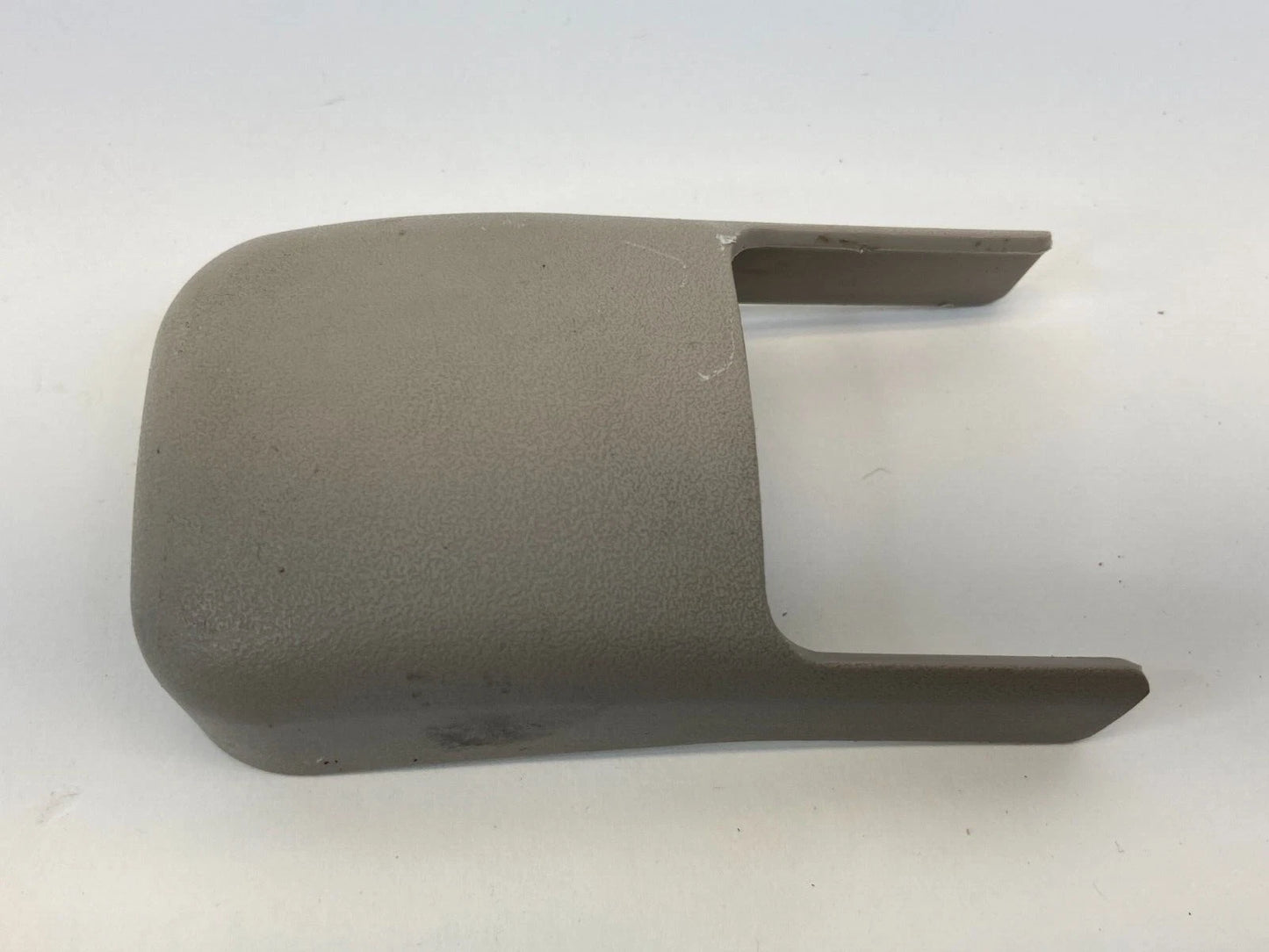 2006-2008 HYUNDAI SONATA SEDAN 4-DR FRONT RIGHT SEAT TRACK CAP END COVER OEM