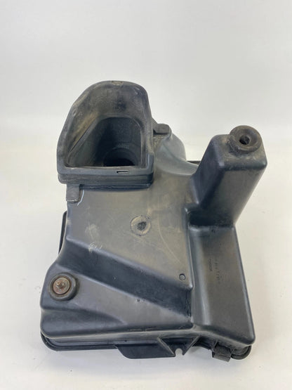 2001-2007 CHRYSLER TOWN & COUNTRY 3.3L AIR INTAKE CLEANER BOX HOUSING 04861356AC
