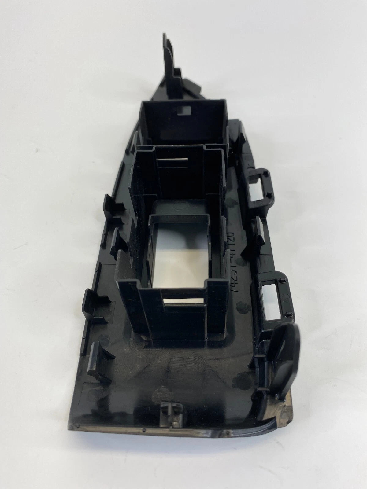 2010-2015 TOYOTA PRIUS FRONT RIGHT SIDE DOOR WINDOW SWITCH BEZEL 74231-47120 OEM