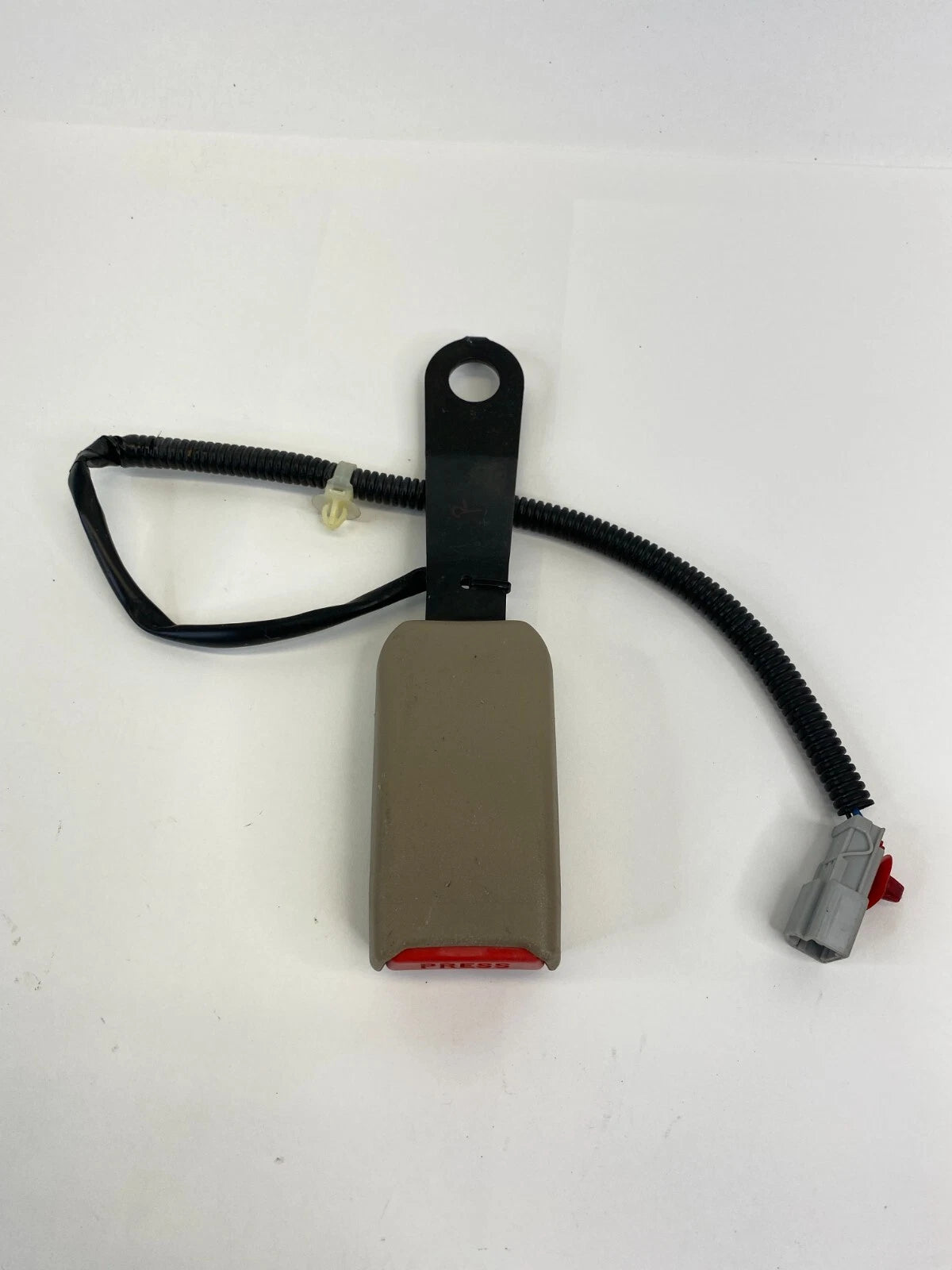 2002-2004 HONDA ODYSSEY FRONT RIGHT PASSENGER SIDE SEAT BELT BUCKLE RH NSB1097