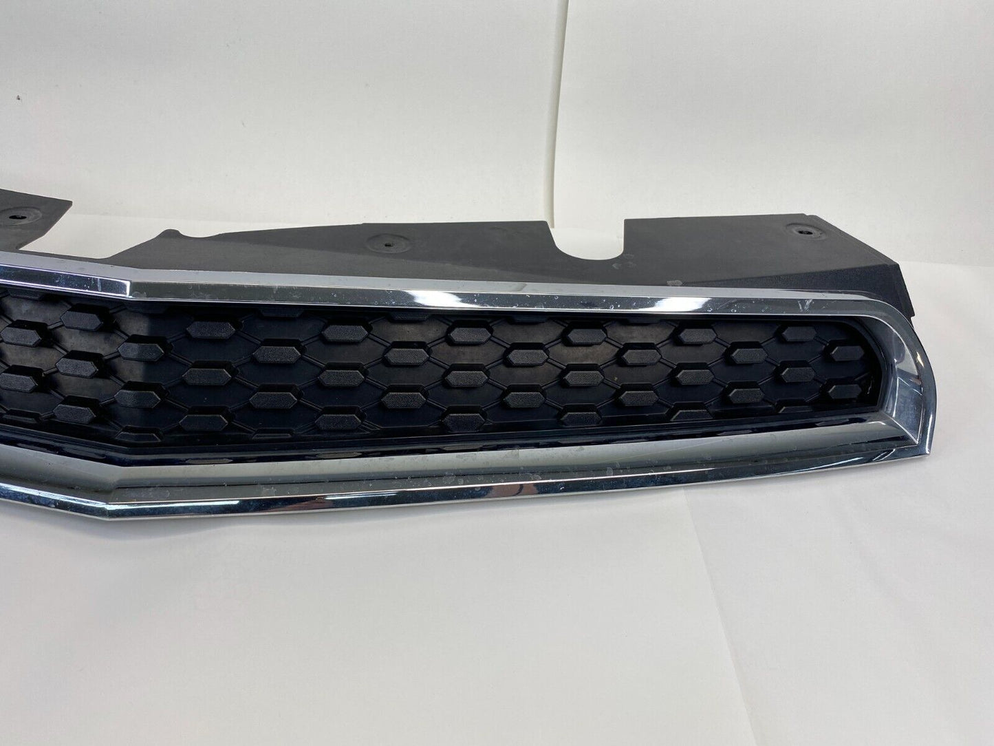 10 11 12 13 14 15 Chevrolet Equinox Front Upper Center Grill Grille OEM