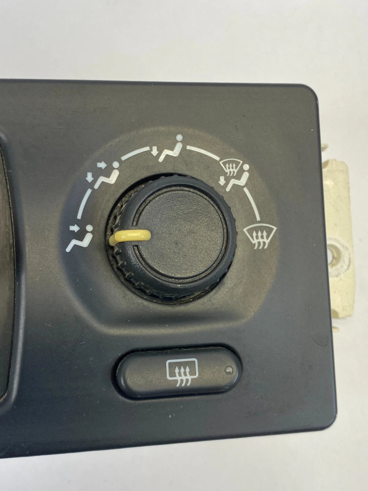 2003-2009 CHEVY TRAILBLAZER MANUAL TEMPERATURE CLIMATE CONTROL SWITCH 10395426