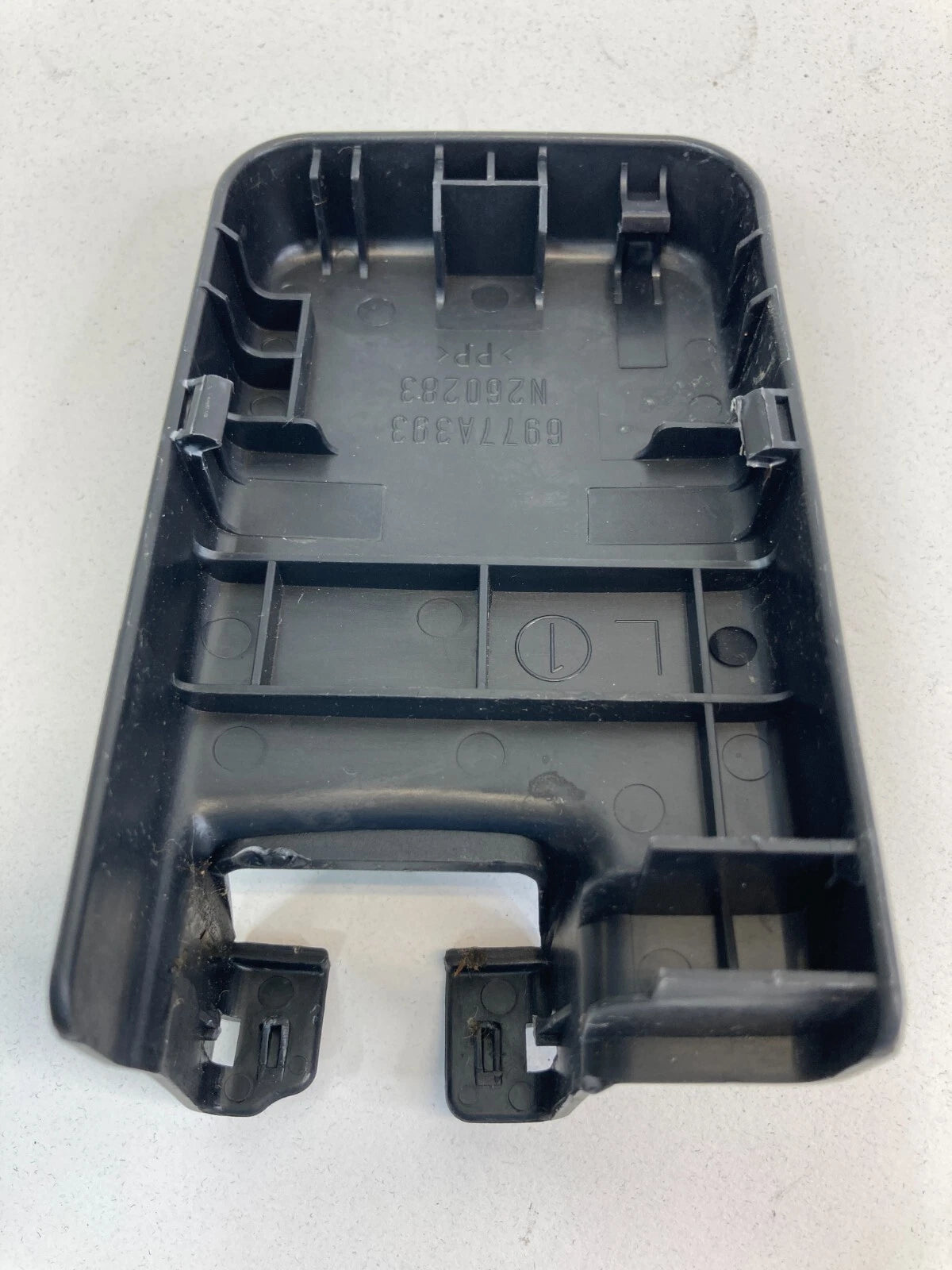 08-17 MITSUBISHI LANCER FRONT LEFT SEAT TRACK END COVER TRIM CAP 6977A393 OEM