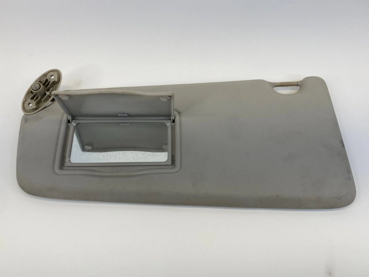 2008 LAND ROVER LR2 FRONT RIGHT PASSENGER FR RH SIDE SUNVISOR SUN VISOR OEM