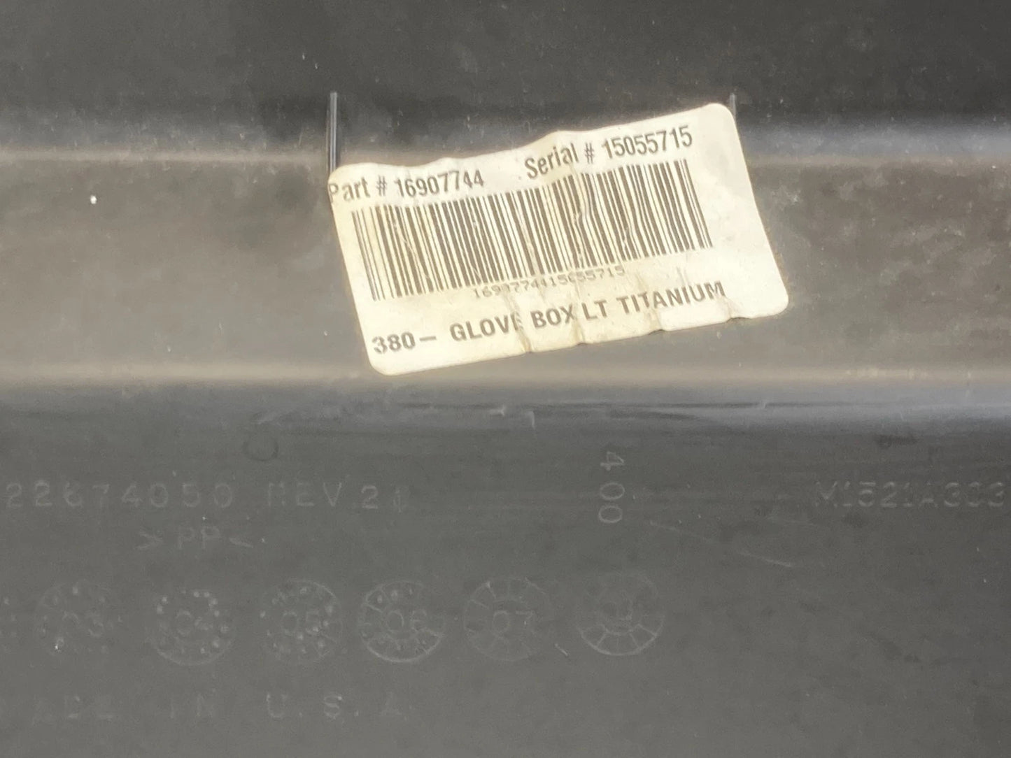 2004-2008 CHEVROLET CHEVY MALIBU GLOVE BOX STORAGE COMPARTMENT 16907744 OEM