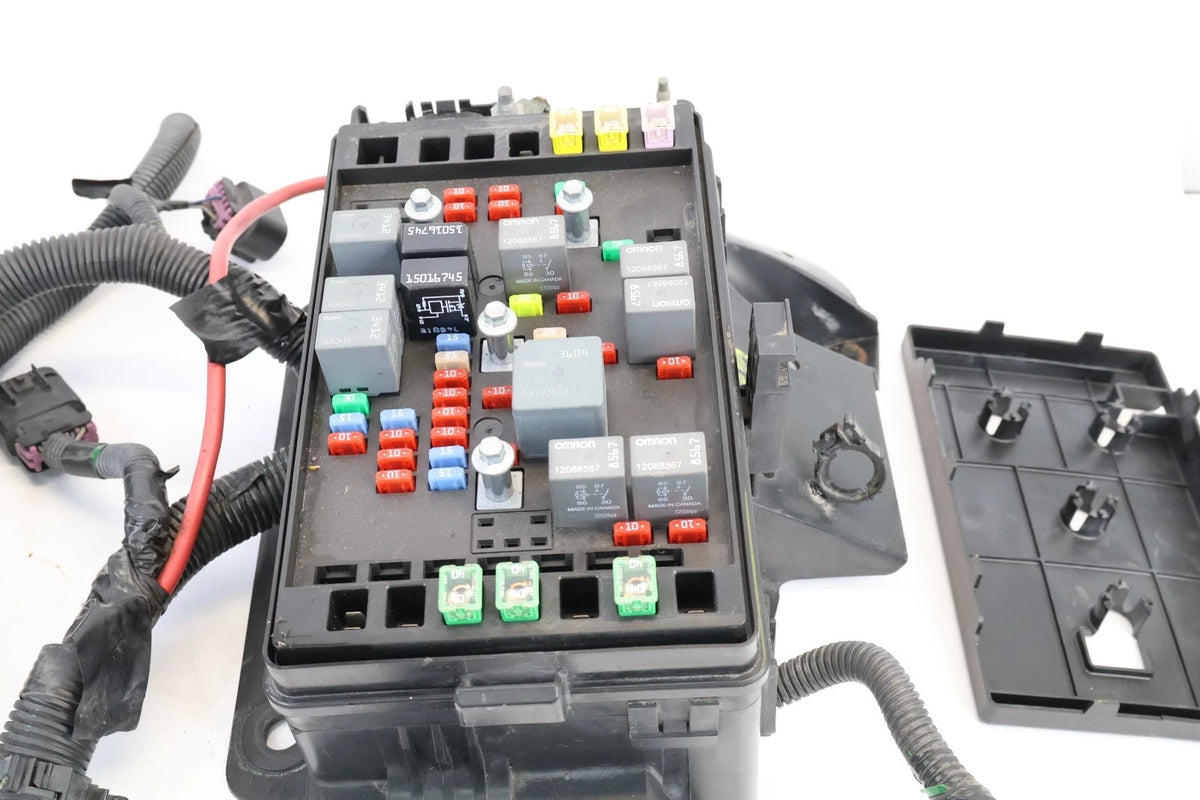 2002 2003 CHEVY TRAILBLAZER 4.2L ENGINE FUSE RELAY BOX JUNCTION BLOCK ASSY OEM