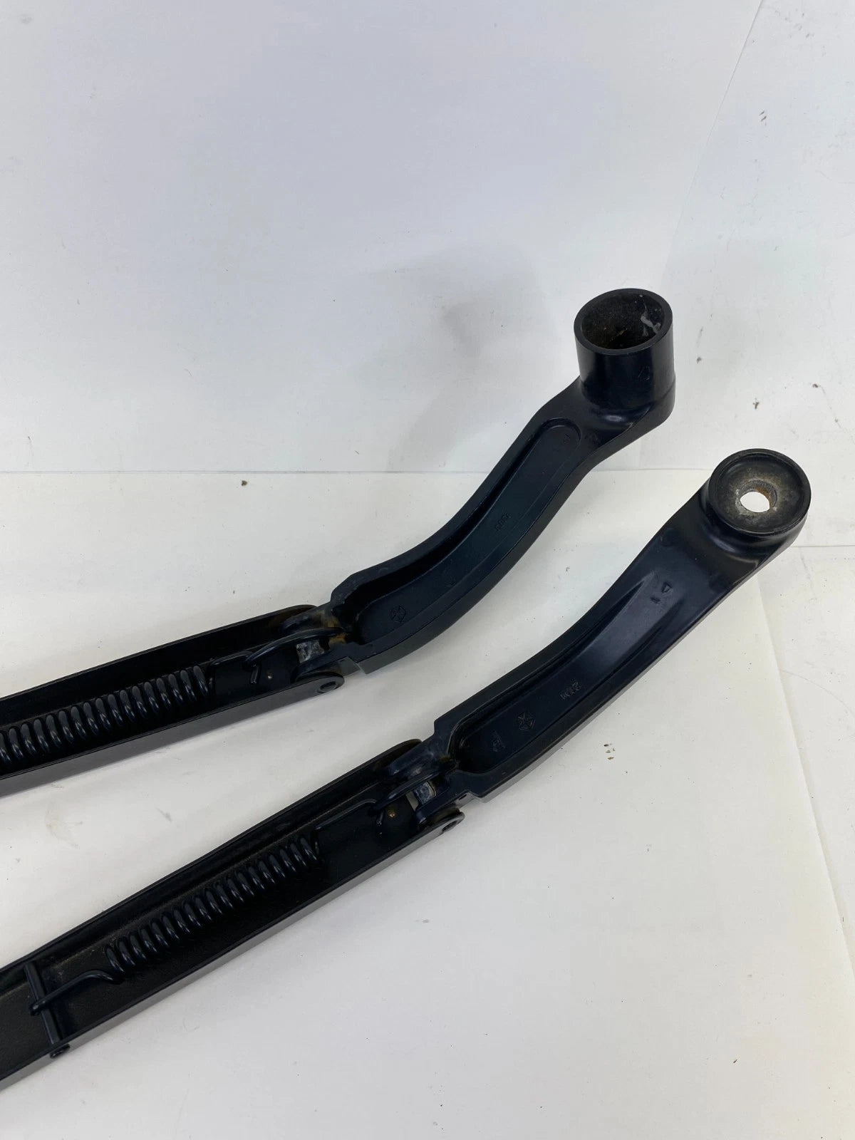 2013 14 15 2016 DODGE DART FRONT WINDSHIELD WIPER ARM PAIR SET OEM