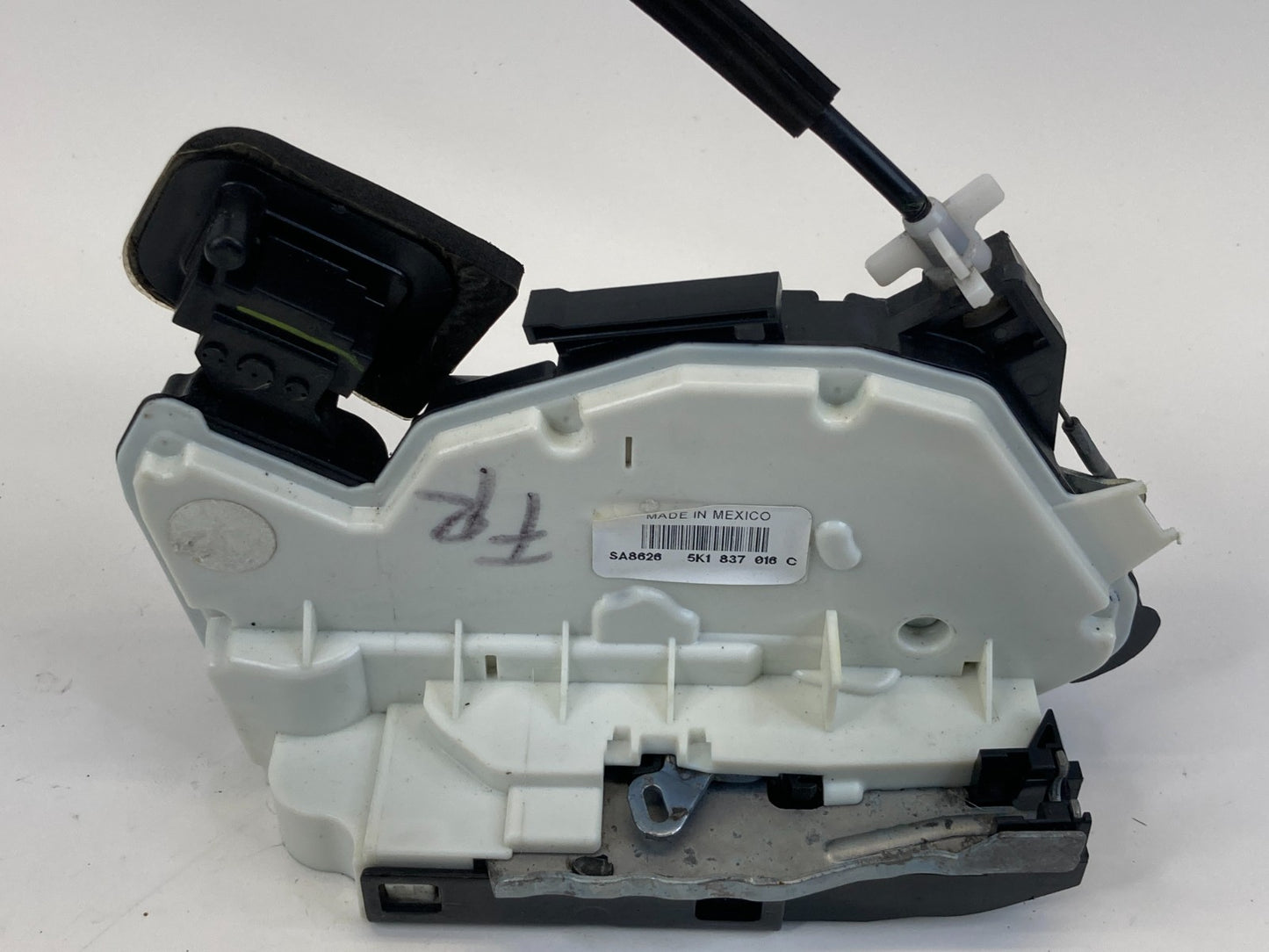 12-14 Volkswagen Passat Front Right Side Door Lock Latch Actuator 5K1-837-016