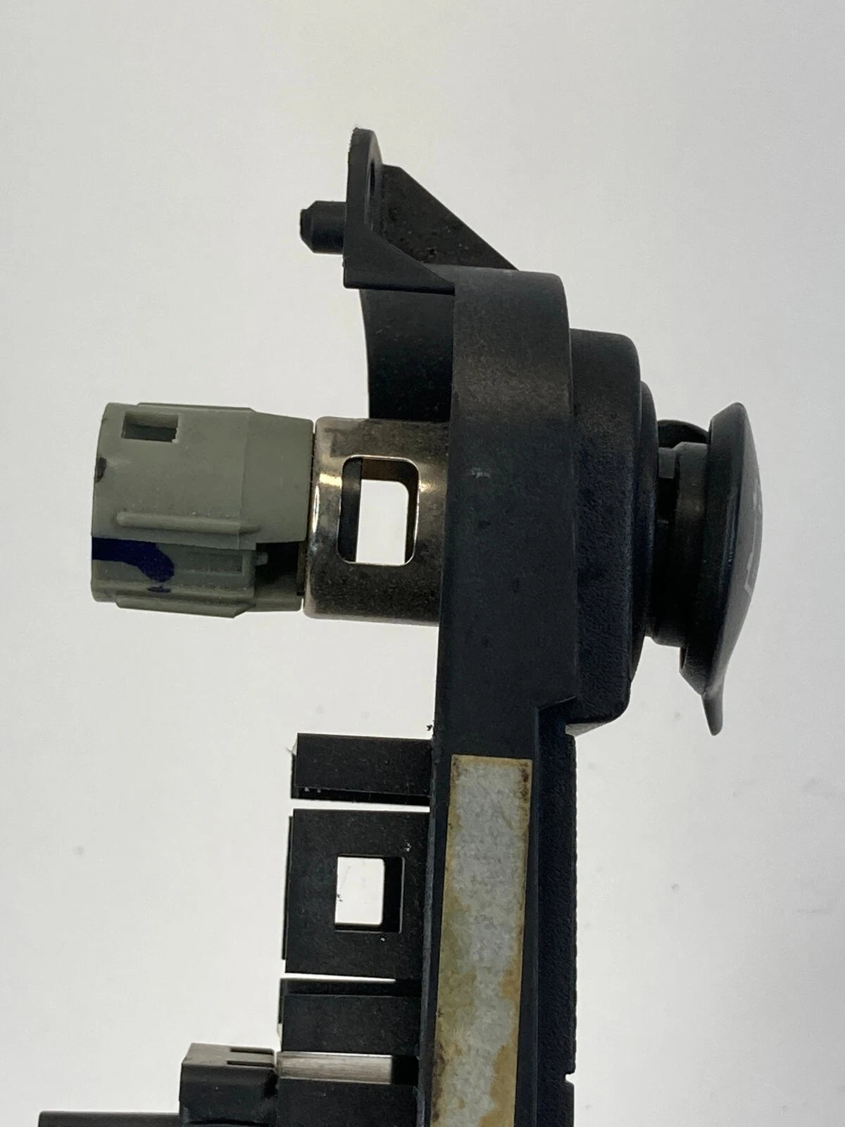 01-05 CHRYSLER PT CRUISER DEFROST POWER OUTLET BUTTON CONTROL SWITCH 04671670AB