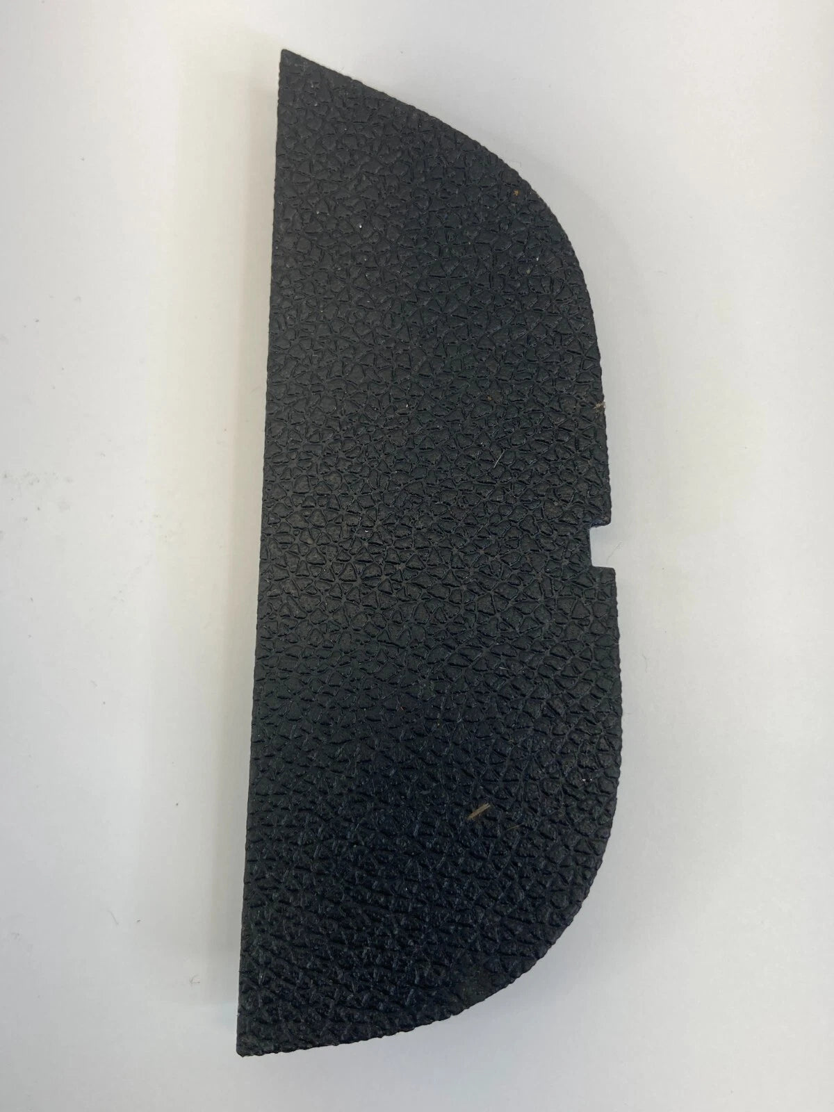 09-12 CHEVROLET TRAVERSE FRONT RIGHT DOOR ARMREST TRIM COVER CAP 15948053 OEM