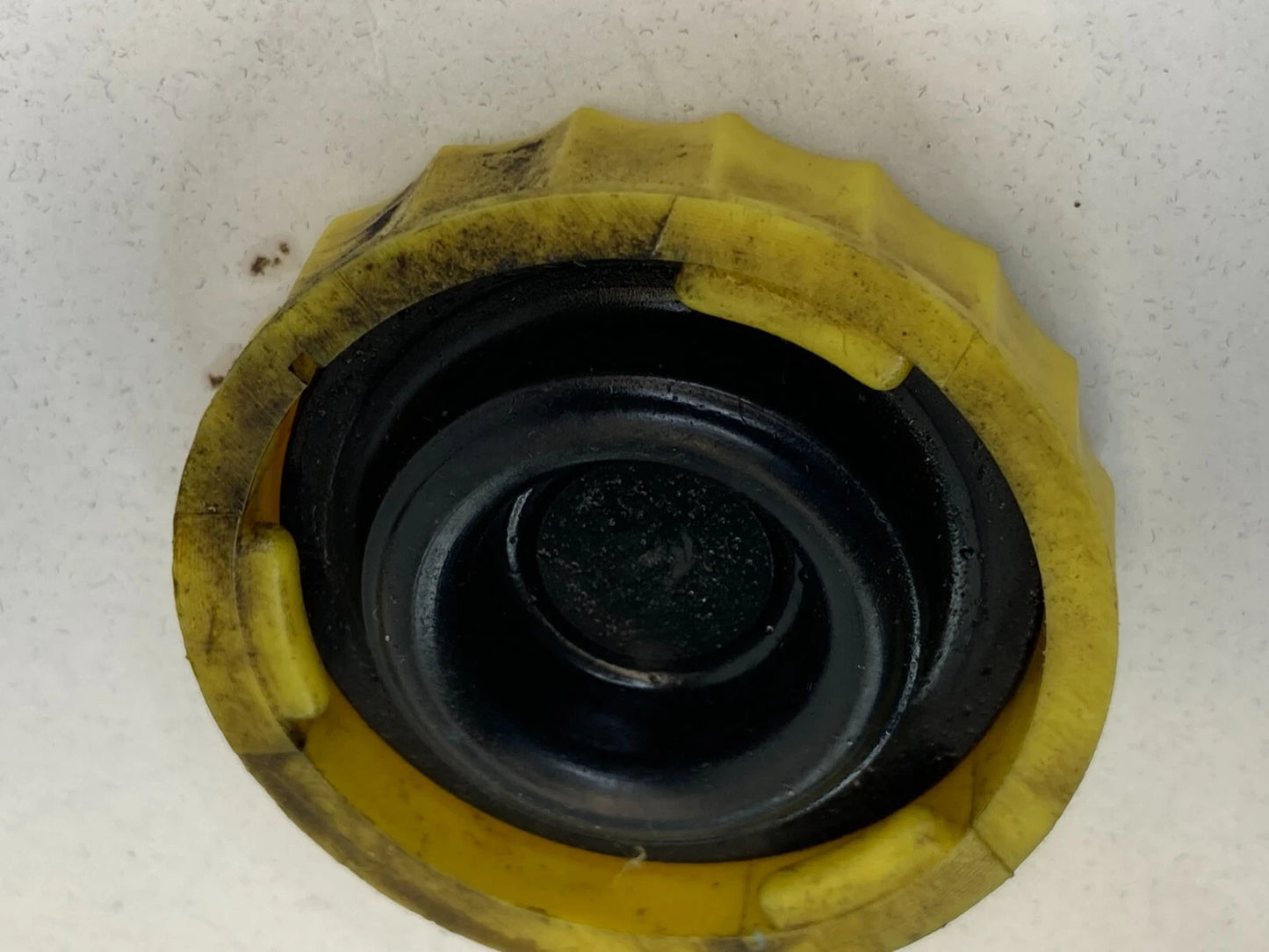 2007-2010 CHRYSLER SEBRING BRAKE FLUID MASTER CYLINDER RESERVOIR TANK CAP COVER