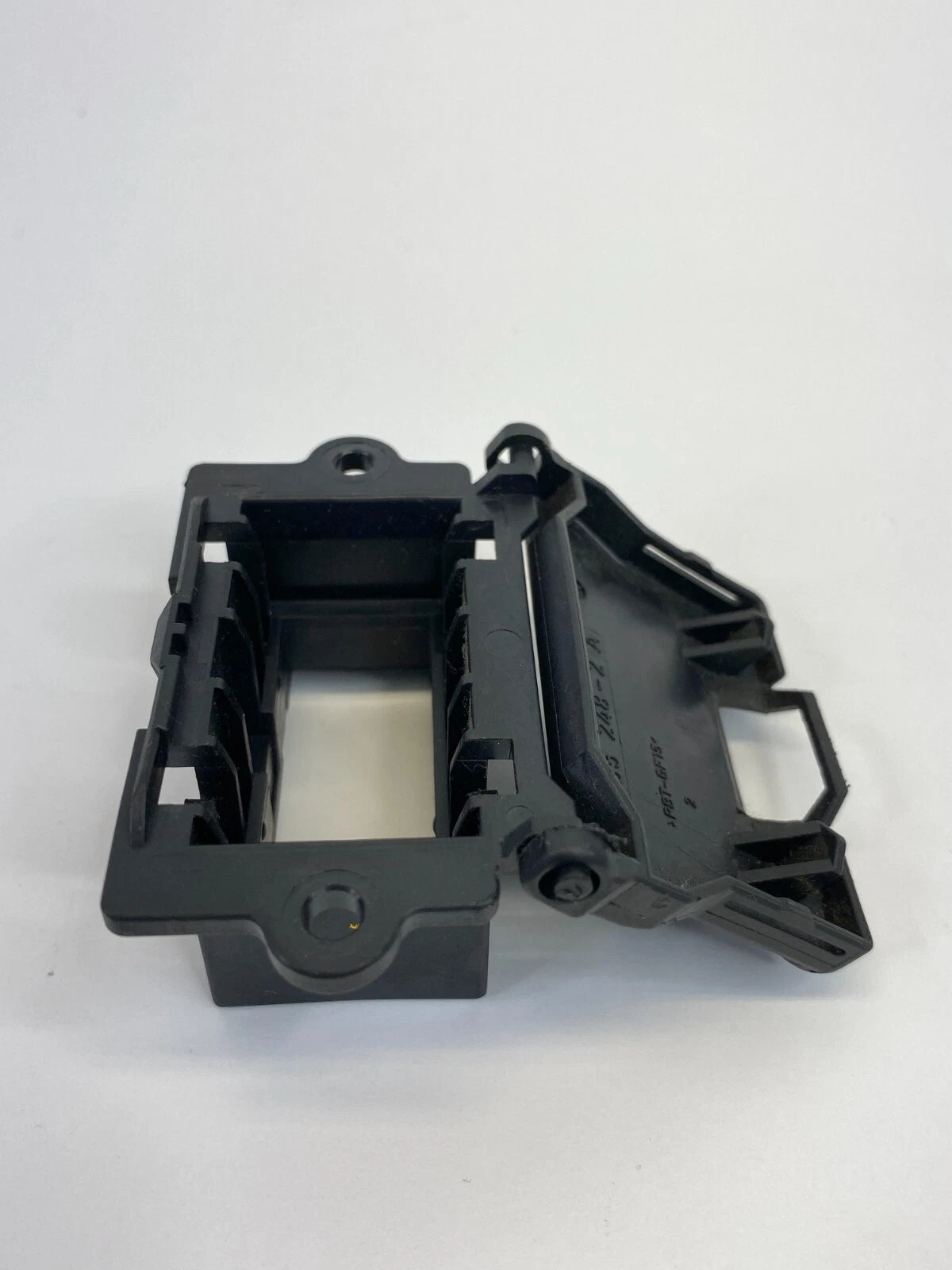 2003-2006 MERCEDES-BENZ E500 DIAGNOSTIC PLUG PORT UNDER COVER 202-540-23-73