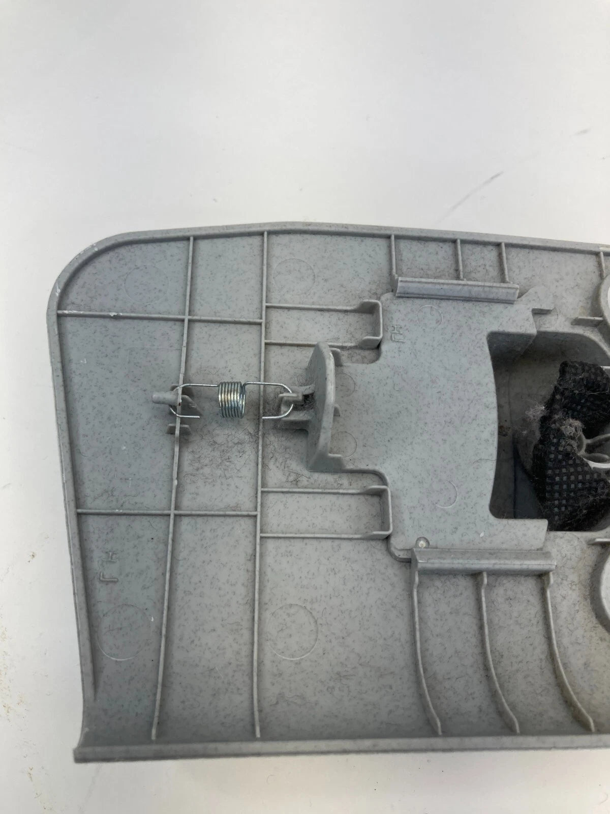 2013-2018 HYUNDAI SANTA FE SPORT LEFT SIDE B PILLAR SEAT BELT ADJUSTER COVER OEM