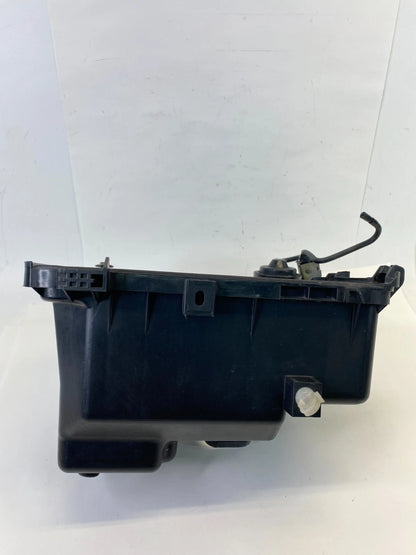 05 06 TOYOTA SIENNA 3.3L AIR CLEANER BOX LOWER HOUSING COVER 17701-0A100 OEM