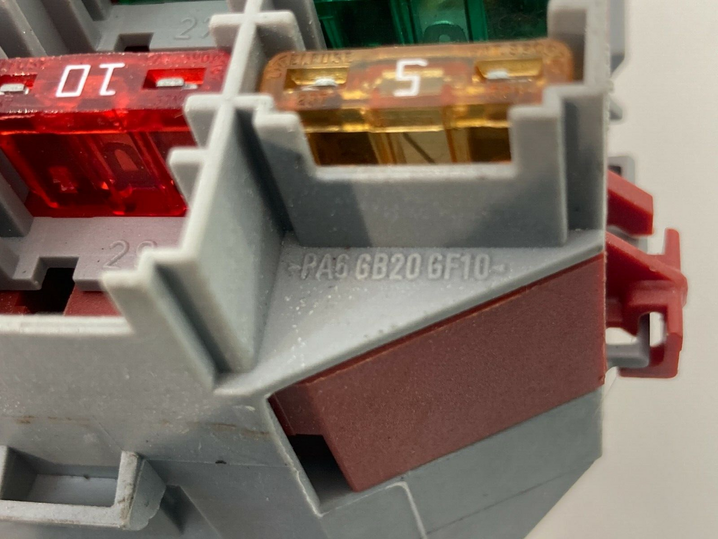 03-07 Volvo XC70 Front Driver Side Under Dash Fuse Box Junction Panel 9162439