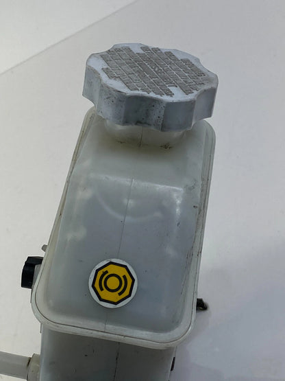 2006-2011 HYUNDAI ACCENT 1.6L BRAKE MASTER CYLINDER W/ FLUID TANK RESERVOIR OEM